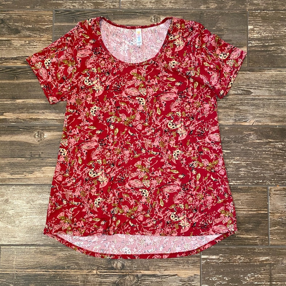 Cute Luluroe T-shirt.